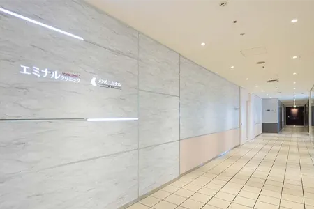 7.エミナルクリニック梅田院のアクセス｜大阪梅田駅百貨店口から徒歩3分