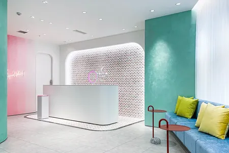 6.フレイアクリニックなんば院の院情報｜BRAVE難波3階・大阪府大阪市中央区難波千日前15-15