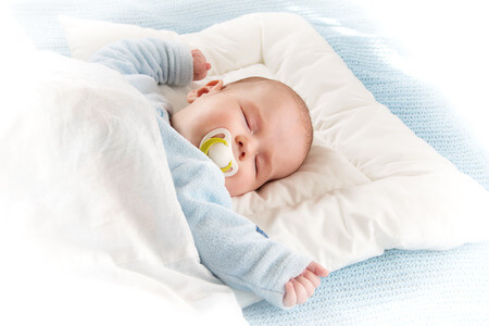 赤ちゃんはいつから枕を使う 新生児にベビー枕は使える ぐーすや研